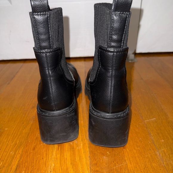 Dolce Vita Black Ankle Booties - Picture 4 of 4